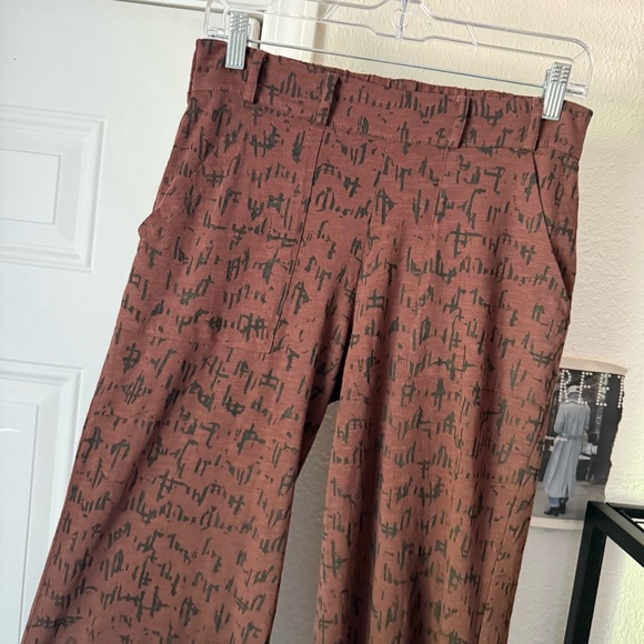 KNOWN SUPPLY brown tribal print abstract organic cotton straight cropped pants - Picture 3 of 7